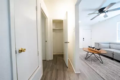 809 W Broadus Avenue, Fort Worth, TX 76115 - Photo 26