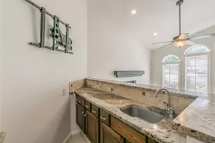 400 S Fielder Rd, Arlington, TX 76013 - Photo 10