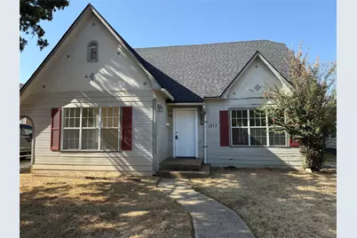 1217 W Walker Street, Denison, TX 75020 - Photo 2