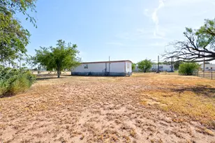 146 South St, Tye, TX 79563 - Photo 18