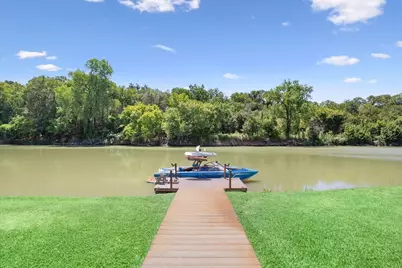 172 Brazos Point Drive, Waco, TX 76705 - Photo 2