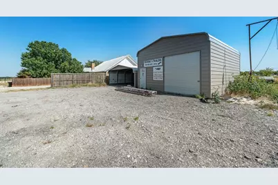 10594 Sam Reynolds Road, Justin, TX 76247 - Photo 32