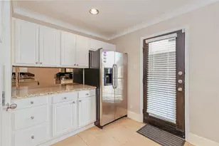 10111 Regal Park Ln, Dallas, TX 75230 - Photo 4