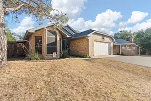 1060 Parkhill Ave, Saginaw, TX 76179 - Photo 2