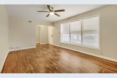 1811 W College Street, Sherman, TX 75092 - Photo 4