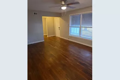 1811 W College Street, Sherman, TX 75092 - Photo 2