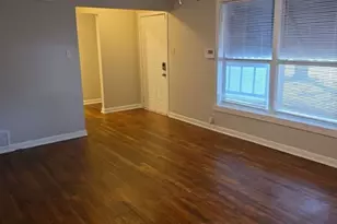 1811 W College St, Sherman, TX 75092 - Photo 2