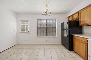 929 W Hickory St, Denton, TX 76201 - Photo 12