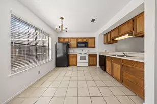929 W Hickory St, Denton, TX 76201 - Photo 10