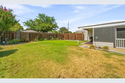 1420 Green Street, Graham, TX 76450 - Photo 30