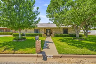 1420 Green St, Graham, TX 76450 - Photo 2