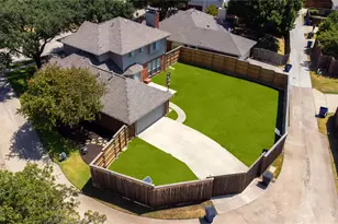 10231 Castle Dr, Frisco, TX 75035 - Photo 2