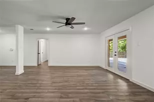 909 Robertson Rd, Grand Prairie, TX 75050 - Photo 8