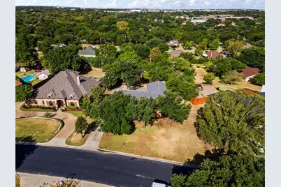 909 Robertson Road, Grand Prairie, TX 75050 - Photo 32