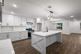 909 Robertson Rd, Grand Prairie, TX 75050 - Photo 10