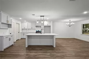 909 Robertson Rd, Grand Prairie, TX 75050 - Photo 6