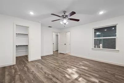 909 Robertson Road, Grand Prairie, TX 75050 - Photo 18