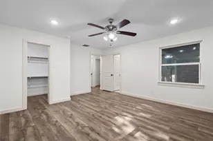 909 Robertson Rd, Grand Prairie, TX 75050 - Photo 18