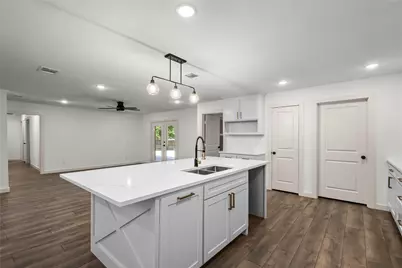 909 Robertson Road, Grand Prairie, TX 75050 - Photo 14