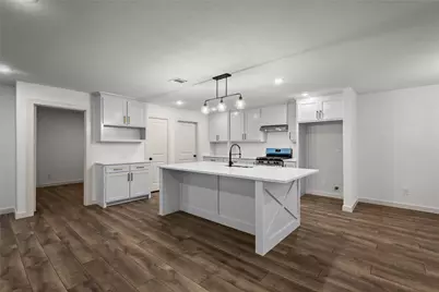 909 Robertson Road, Grand Prairie, TX 75050 - Photo 12