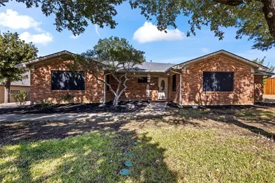 909 Robertson Road, Grand Prairie, TX 75050 - Photo 2