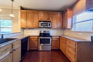 5107 Chesterfield Pl, Arlington, TX 76017 - Photo 2
