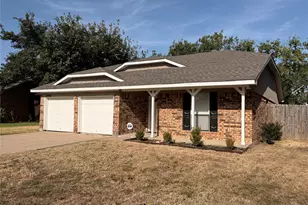 6206 Fernwood Dr, Arlington, TX 76001 - Photo 2