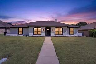 319 Hummingbird Ln, Duncanville, TX 75137 - Photo 2