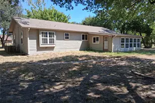 2619 Charity Rd, Commerce, TX 75428 - Photo 10