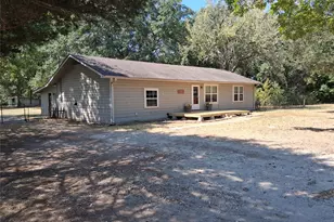 2619 Charity Rd, Commerce, TX 75428 - Photo 2