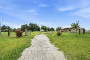 748 Rocky Ridge Ln, Weatherford, TX 76085 - Photo 22