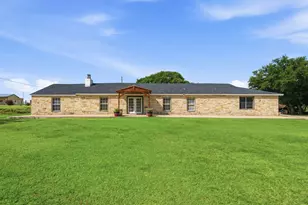 748 Rocky Ridge Ln, Weatherford, TX 76085 - Photo 4
