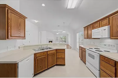 633 Darlington Trail, Fort Worth, TX 76131 - Photo 10