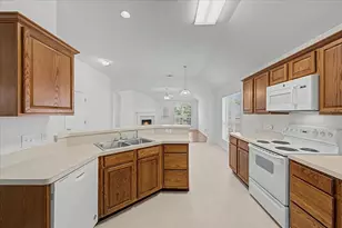 633 Darlington Trail, Fort Worth, TX 76131 - Photo 10
