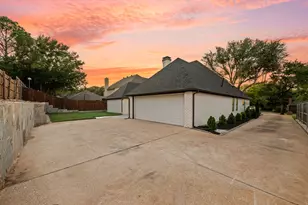 2905 Crestline Dr, Grapevine, TX 76051 - Photo 32