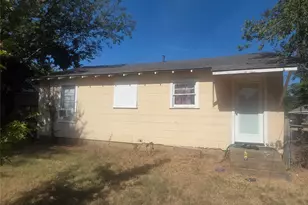 209 Ohio Ave, Graham, TX 76450 - Photo 4