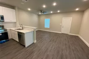813 W Coffin St, Denison, TX 75020 - Photo 4