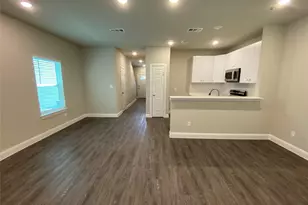 813 W Coffin St, Denison, TX 75020 - Photo 2
