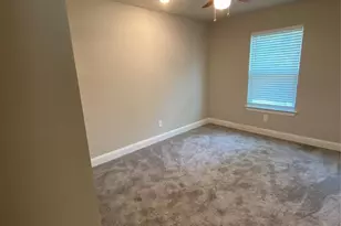 813 W Coffin St, Denison, TX 75020 - Photo 8