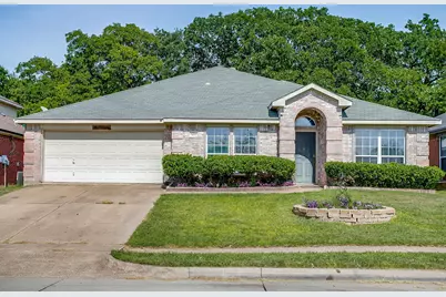 1013 Hidden Lake Drive, Burleson, TX 76028 - Photo 1