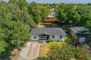 2901 Maple Dr, Garland, TX 75042 - Photo 4