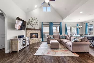 1024 Highpoint Way, Roanoke, TX 76262 - Photo 4