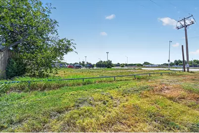 2126 W Main Street, Grand Prairie, TX 75050 - Photo 12