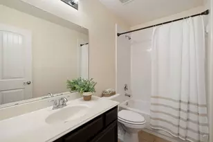 104 Holly St, Waxahachie, TX 75165 - Photo 6