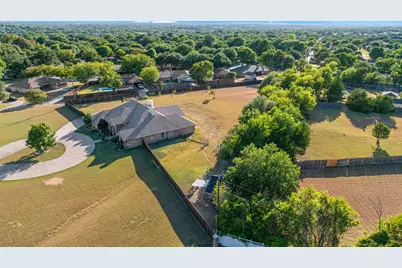 1055 The Meadows Parkway, DeSoto, TX 75115 - Photo 34