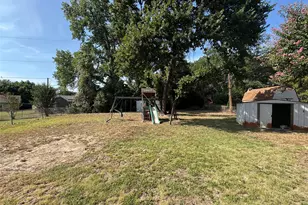 732 Dunaway Ln, Azle, TX 76020 - Photo 4