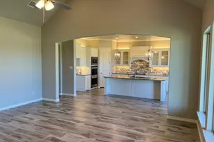172 Crenshaw Ct, Stephenville, TX 76401 - Photo 6