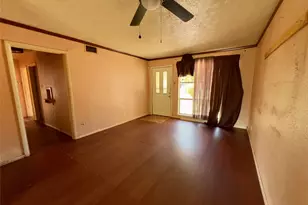 943 Deerwood Dr, Dallas, TX 75232 - Photo 2