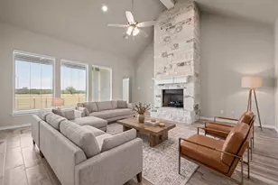 172 Crenshaw Ct, Stephenville, TX 76401 - Photo 8