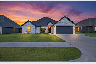 172 Crenshaw Court, Stephenville, TX 76401 - Photo 2